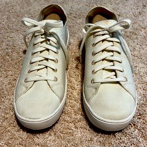 LL bean Womens knit sneaker - size 11